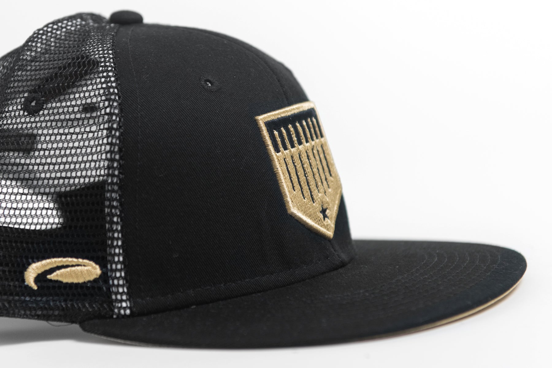 black and gold mesh trucker hat image 2